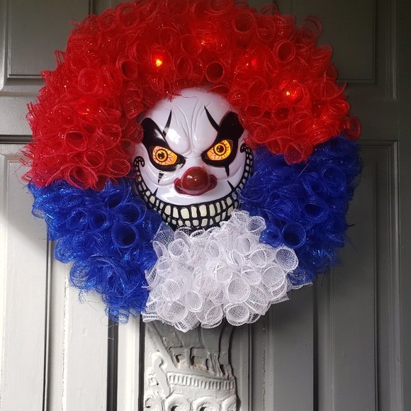 Clown wreath - Picture 2 of 2